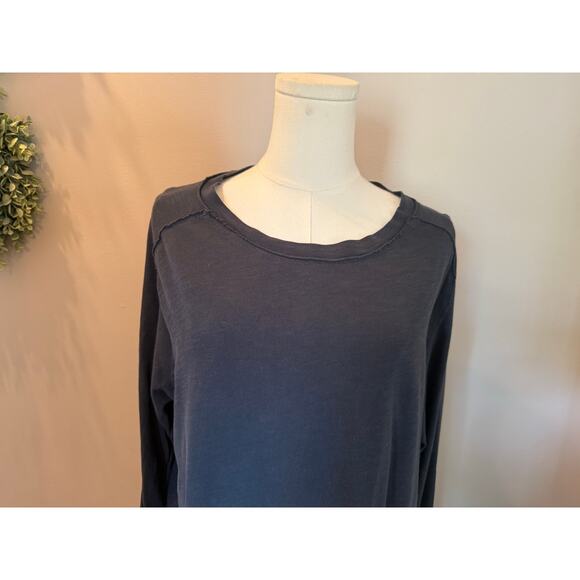 We The free long Sleeve tee Medium Charcoal/vintage black Raw Hem - Picture 14 of 14